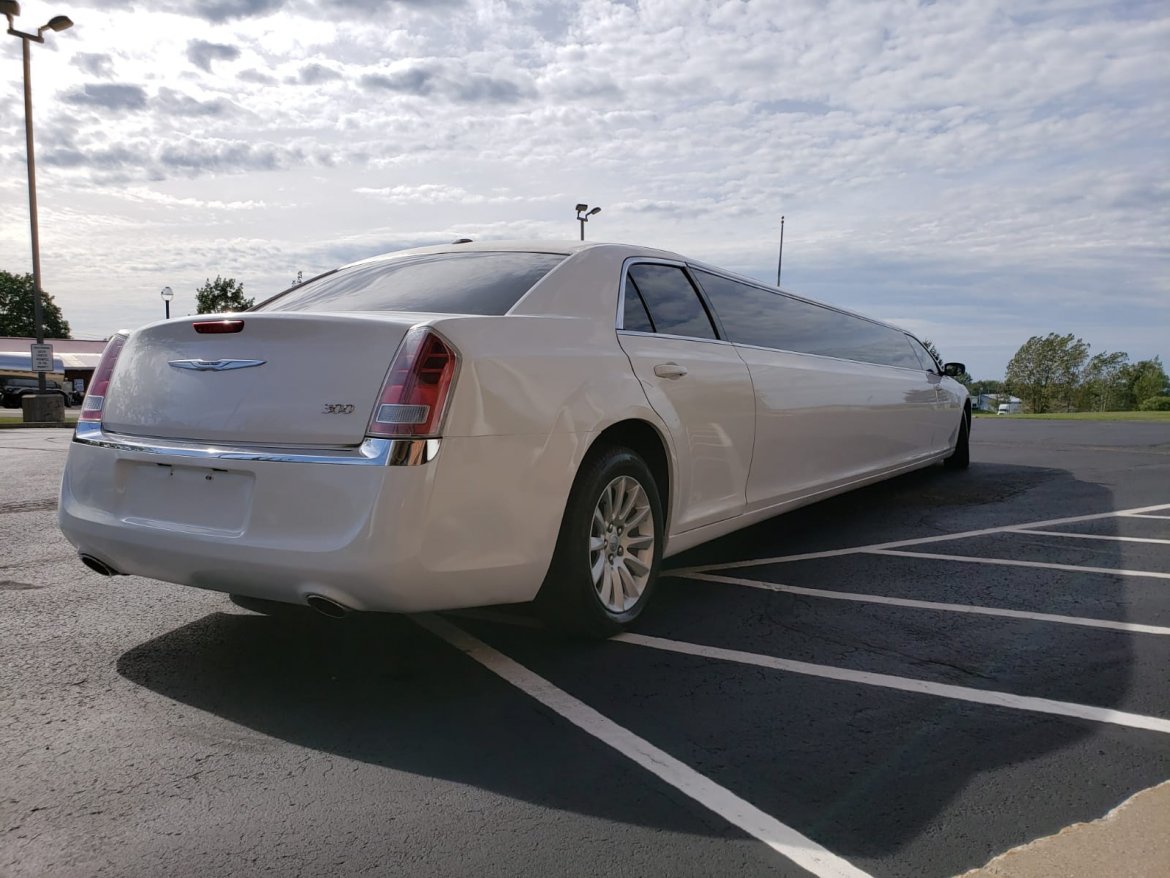 Limousine for Sale in North East, PA - Photo 13