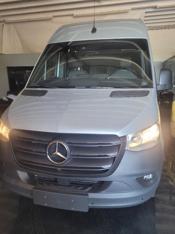 2023 Mercedes-Benz 2500 Sprinter Sprinter for Sale in FORT LAUDERDALE, FL - Photo 2