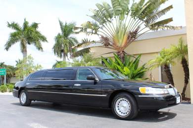 1999 Lincoln Town Car Limousine for Sale in Fort Myers, FL - Photo 2