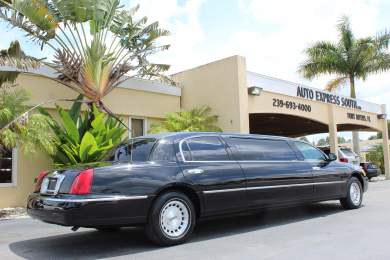 1999 Lincoln Town Car Limousine for Sale in Fort Myers, Florida, US - Photo 3