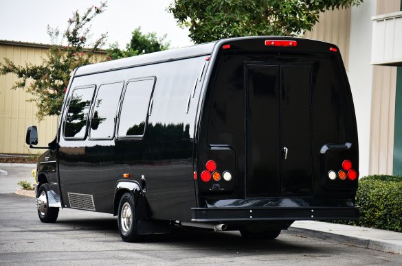 2012 Ford E-450 Executive Shuttle for Sale in Fontana, CA - Photo 3