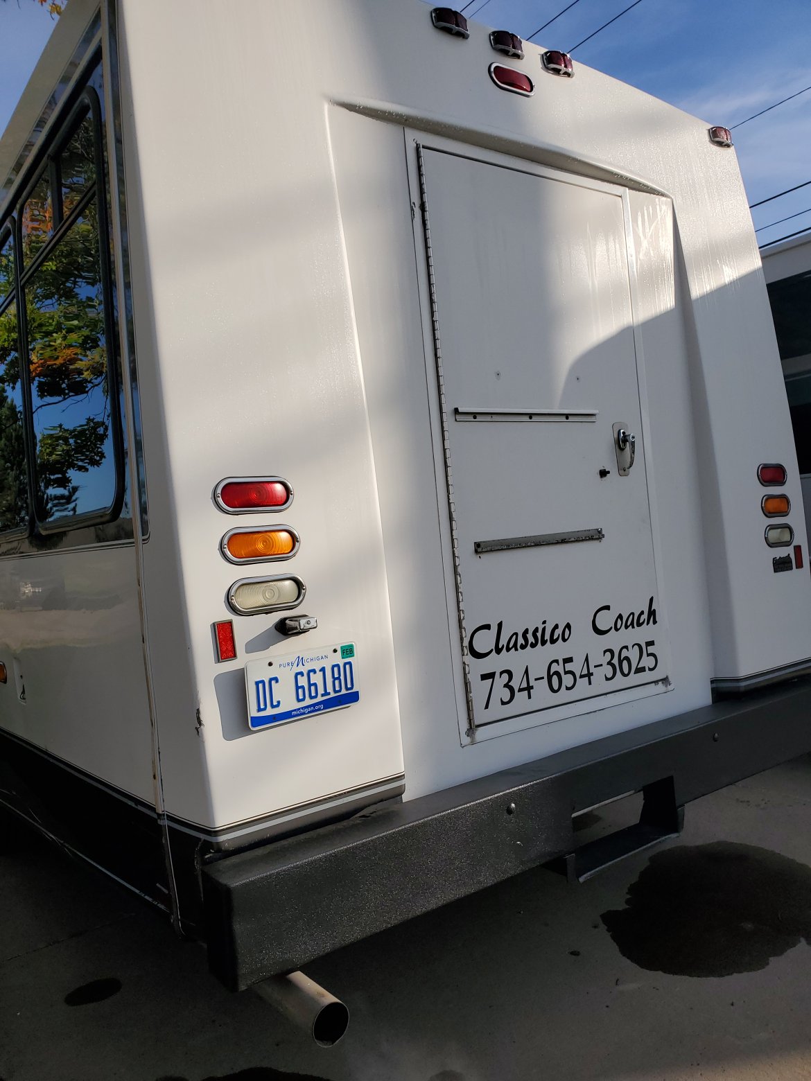 Limo Bus for Sale in New Boston, MI - Photo 14