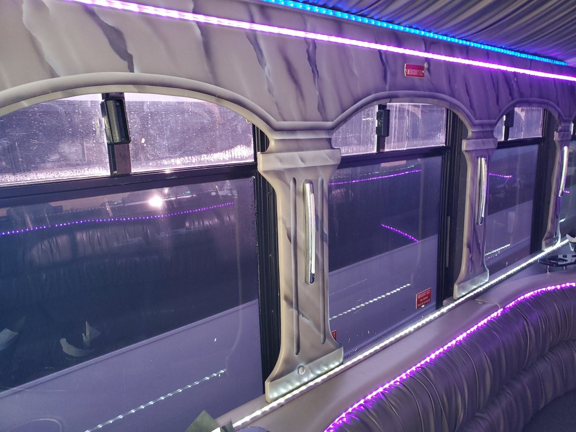 Limo Bus for Sale in New Boston, MI - Photo 15