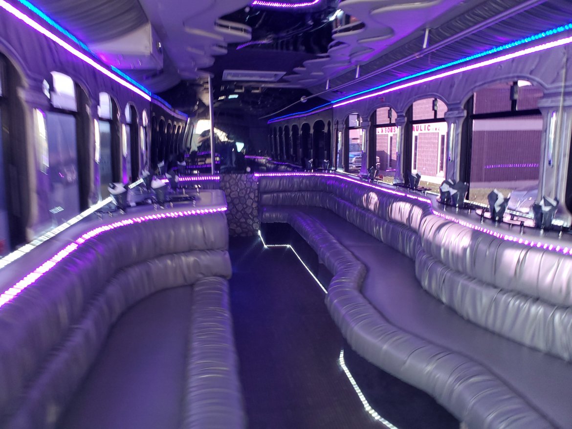 Limo Bus for Sale in New Boston, MI - Photo 16