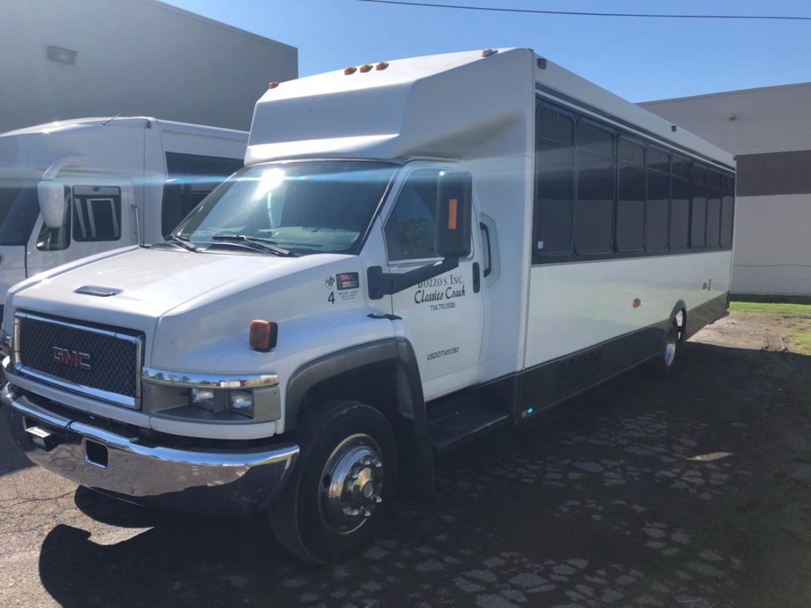 Limo Bus for Sale in New Boston, MI - Photo 6