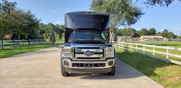2012 Ford F550 Shuttle Bus for Sale in Houston, TX - Photo 2