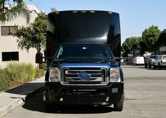 2014 Ford F-550 Limo Bus for Sale in Fontana, CA - Photo 3