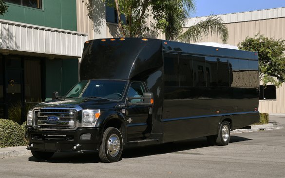 2014 Ford F-550 Limo Bus for Sale in Fontana, CA - Photo 2