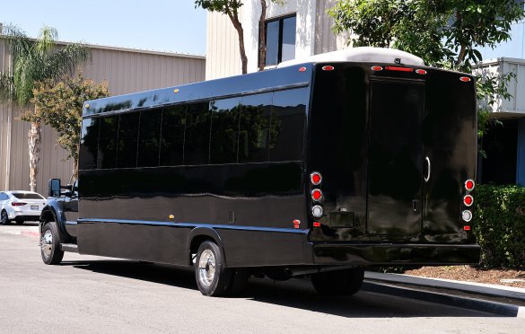 2015 Ford F-550 Shuttle Bus for Sale in Fontana, CA - Photo 3