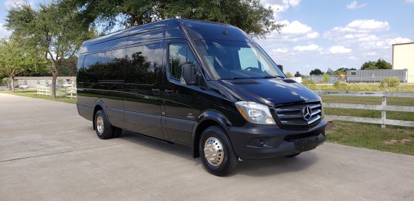 2015 Mercedes-Benz Sprinter 3500 170" EXT Sprinter for Sale in Houston, TX - Photo 3