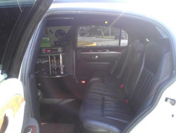 2008 Lincoln Town Car Limousine for Sale in Los Angeles, CA - Photo 3