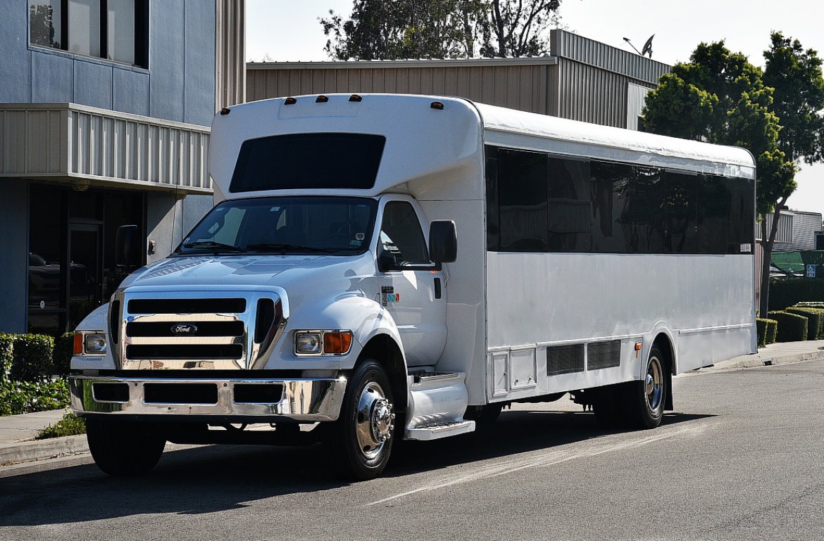 Shuttle Bus for Sale in Fontana, CA - Photo 7