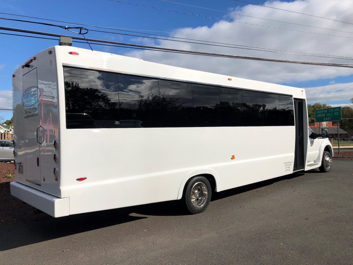Limo Bus for Sale in Morganville, NJ - Photo 7