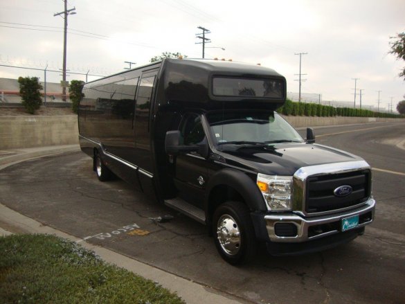 2015 Ford F-550 Super Duty Passenger Bus Shuttle Bus for Sale in CARSON, CA - Main Photo