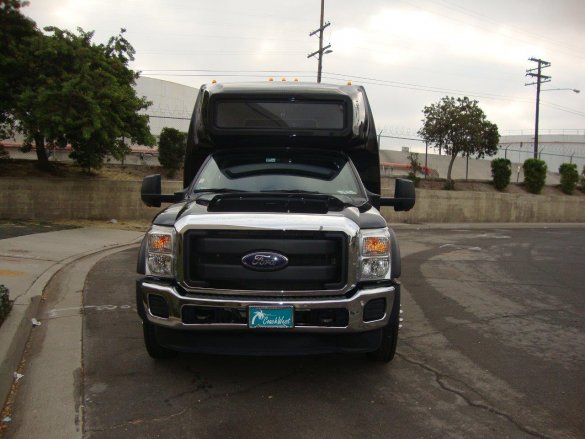 2015 Ford F-550 Super Duty Passenger Bus Shuttle Bus for Sale in CARSON, CA - Photo 2