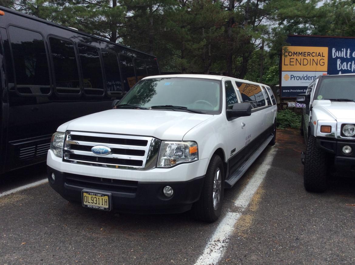 Photo of SUV for sale: 2007 ford Expedition 140&quot; by Krystal