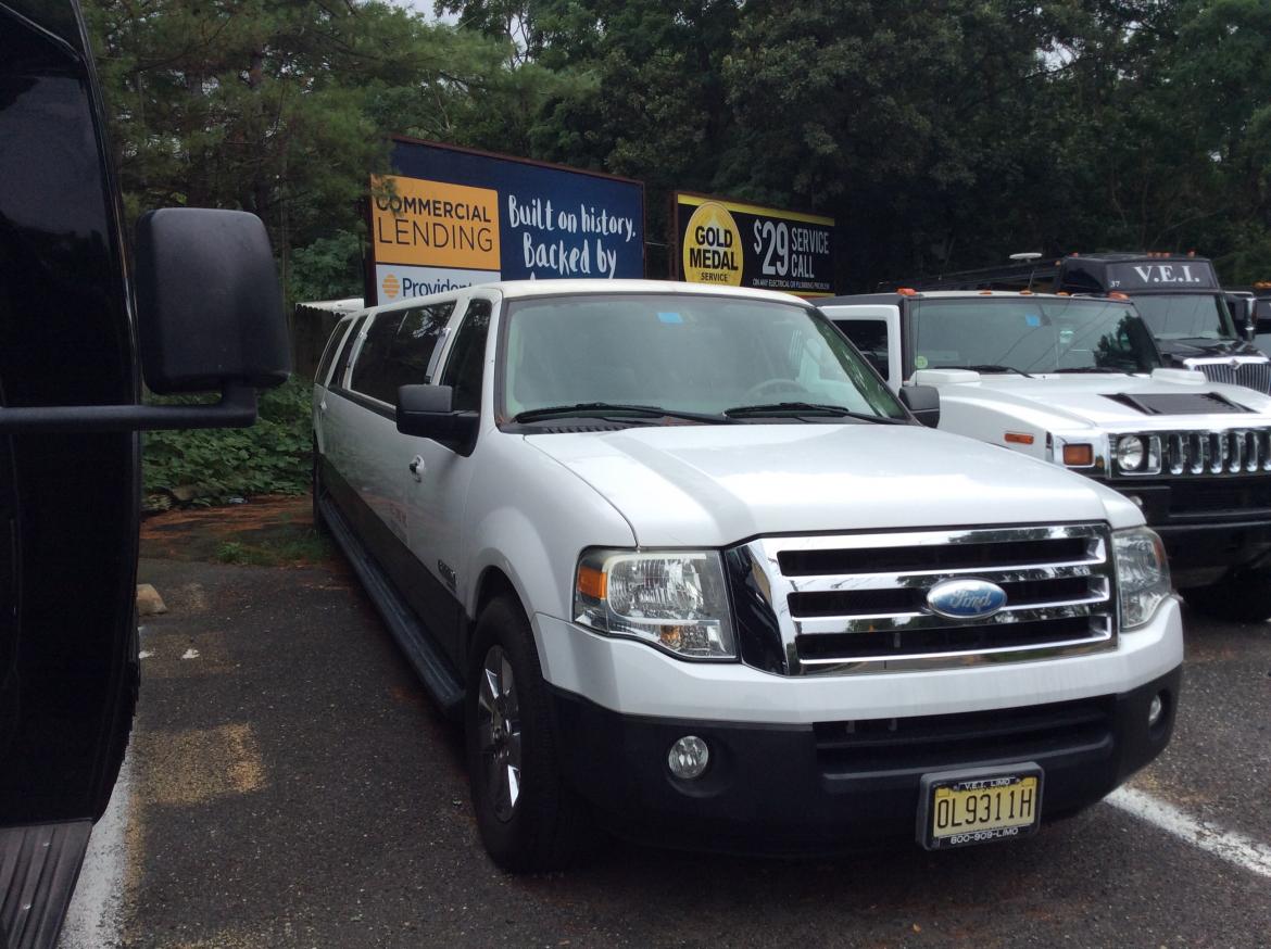 Photo of SUV for sale: 2007 ford Expedition 140&quot; by Krystal