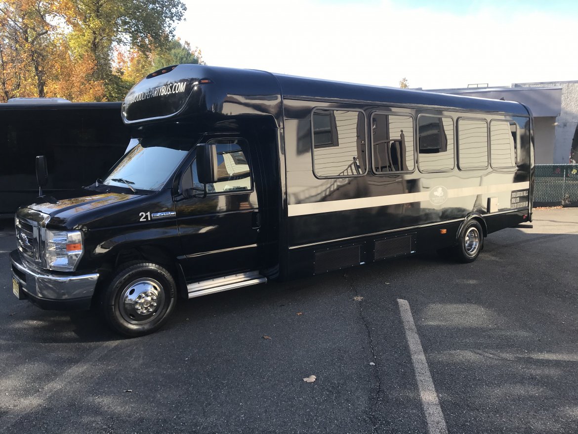 Limo Bus for sale: 2014 Ford E450 by Battisti