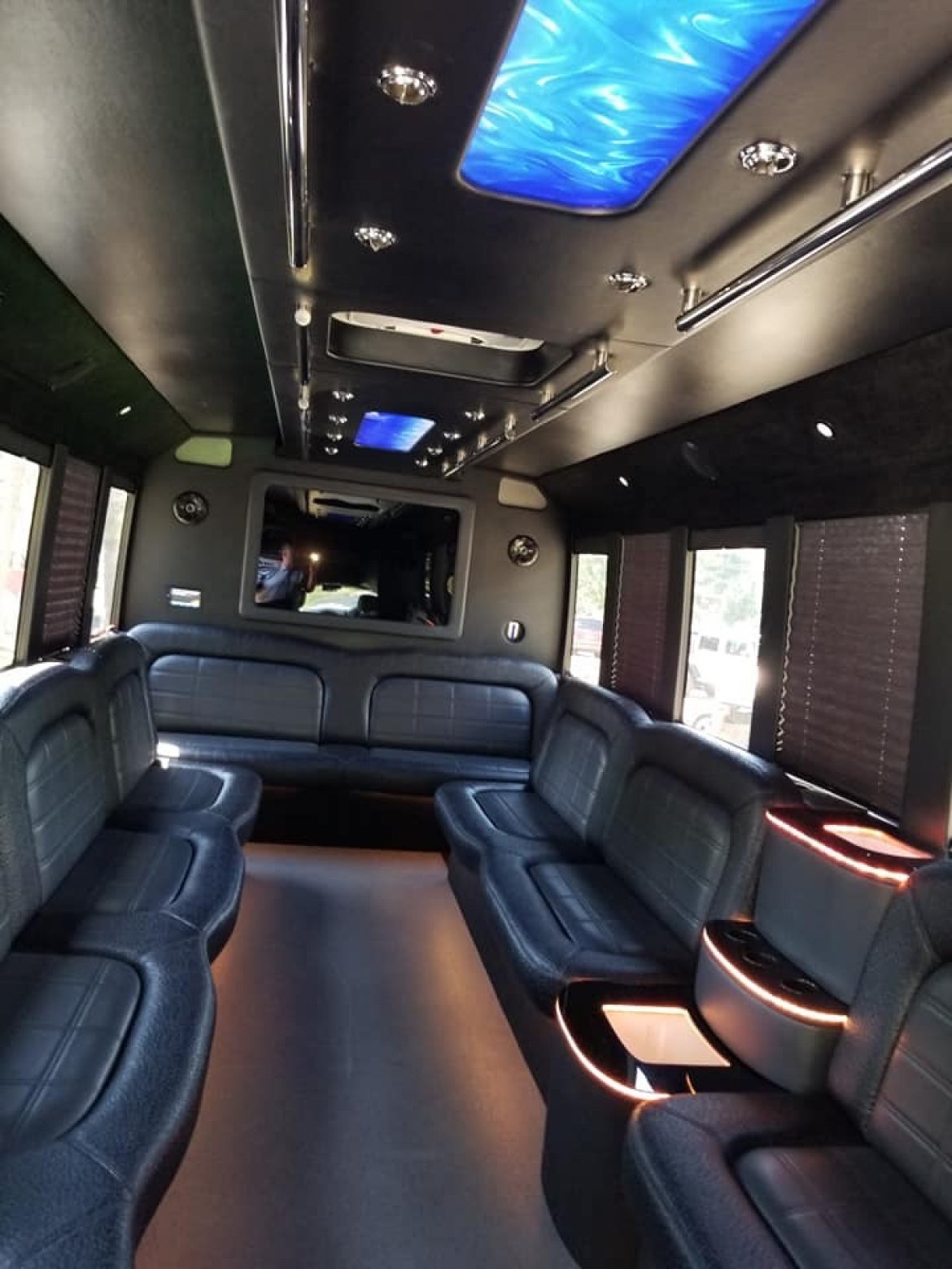 Limo Bus for Sale in Neenah, WI - Photo 2