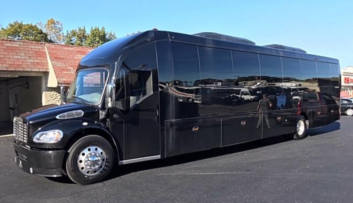 Executive Shuttle for Sale in Oaklyn, NJ - Photo 2