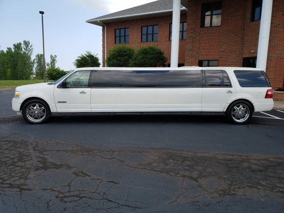 2008 Ford Expedition Limousine for Sale in North East, PA - Photo 2