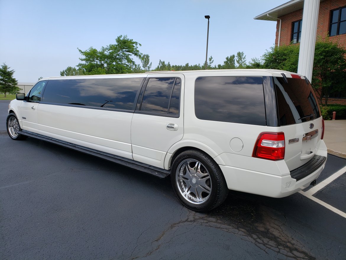 Limousine for Sale in North East, PA - Photo 4