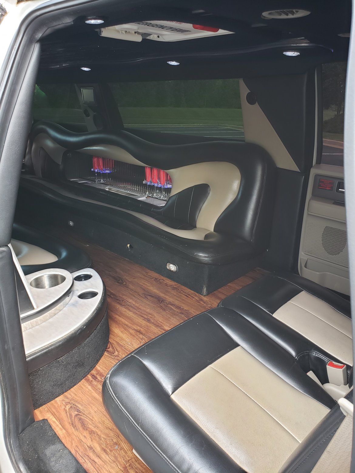 Limousine for Sale in North East, PA - Photo 13