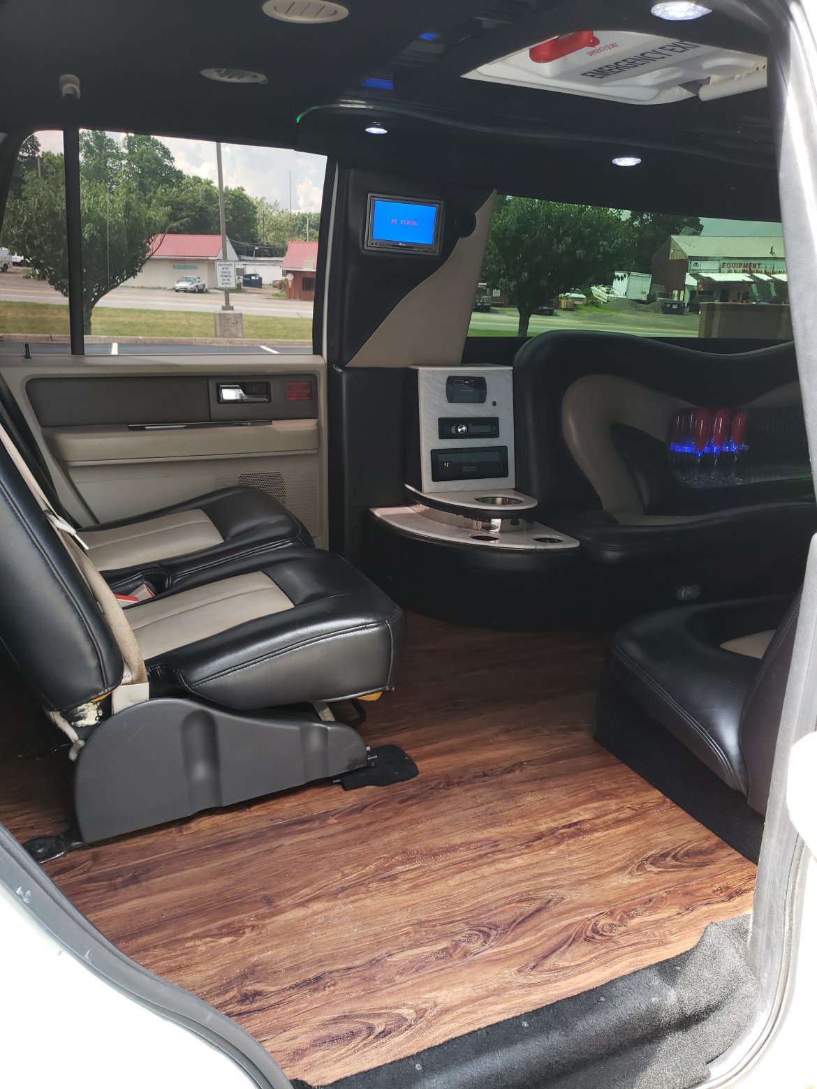 Limousine for Sale in North East, PA - Photo 16