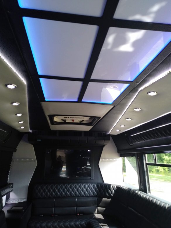 2012 Ford 550 Limo Bus for Sale in Amherst, OH - Photo 2