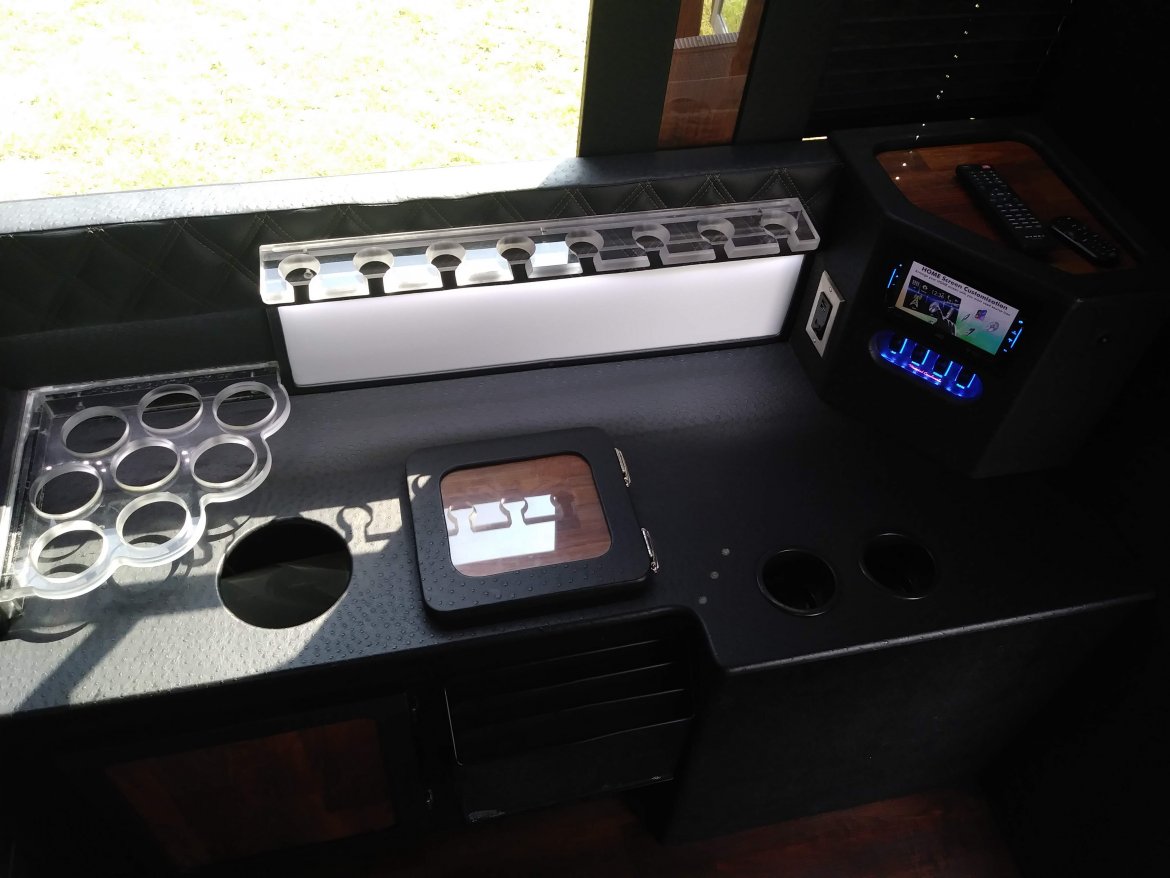 Limo Bus for Sale in Amherst, OH - Photo 13