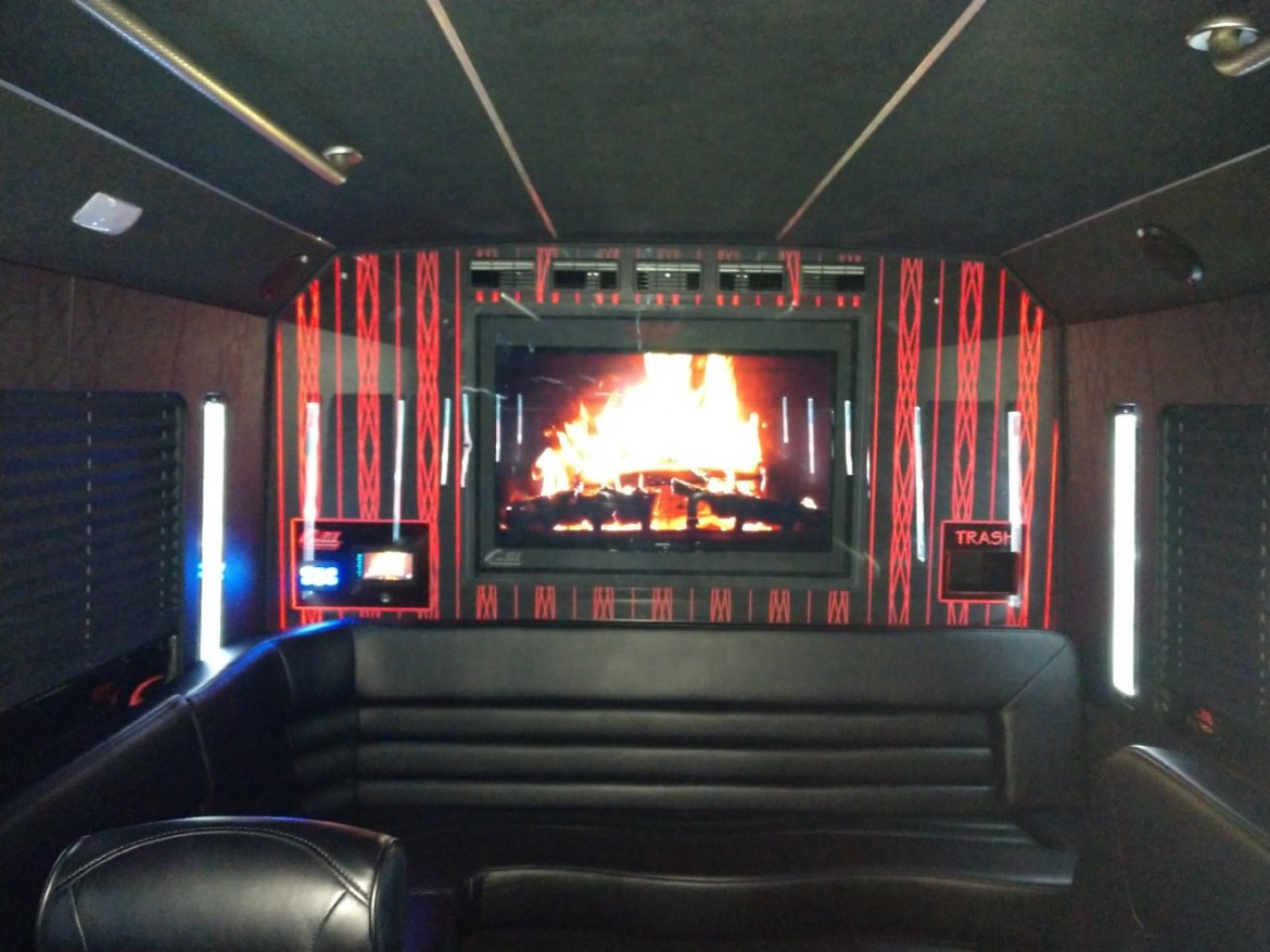 Limo Bus for Sale in Holbrook, NY - Photo 15