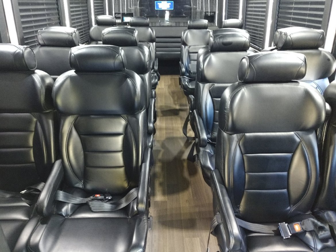 Limo Bus for Sale in Holbrook, NY - Photo 16