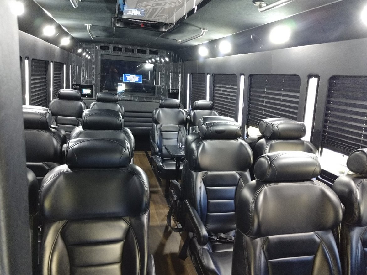 Limo Bus for Sale in Holbrook, NY - Photo 18