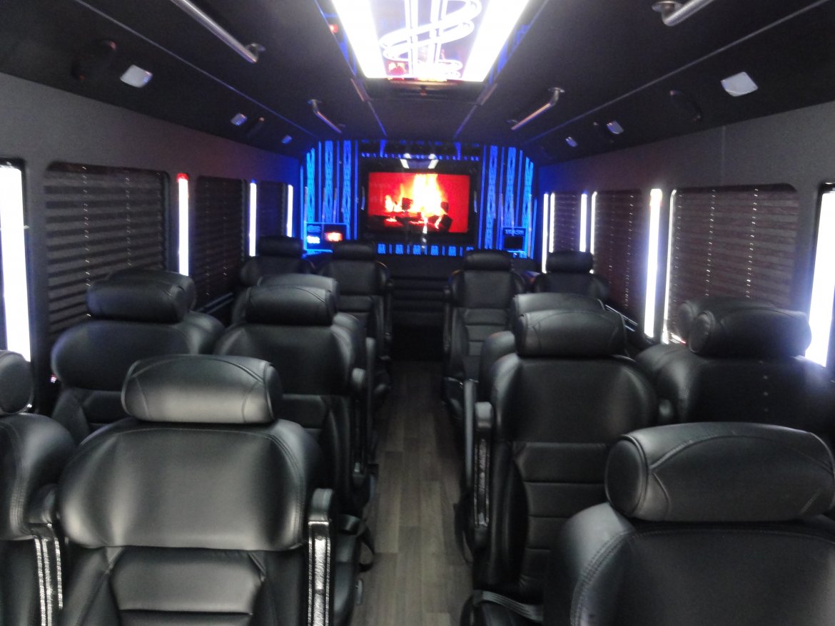 Limo Bus for Sale in Holbrook, NY - Photo 20