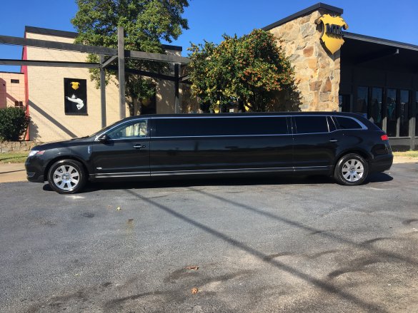 2013 Lincoln MKT Limousine for Sale in Richmond, VA - Photo 2