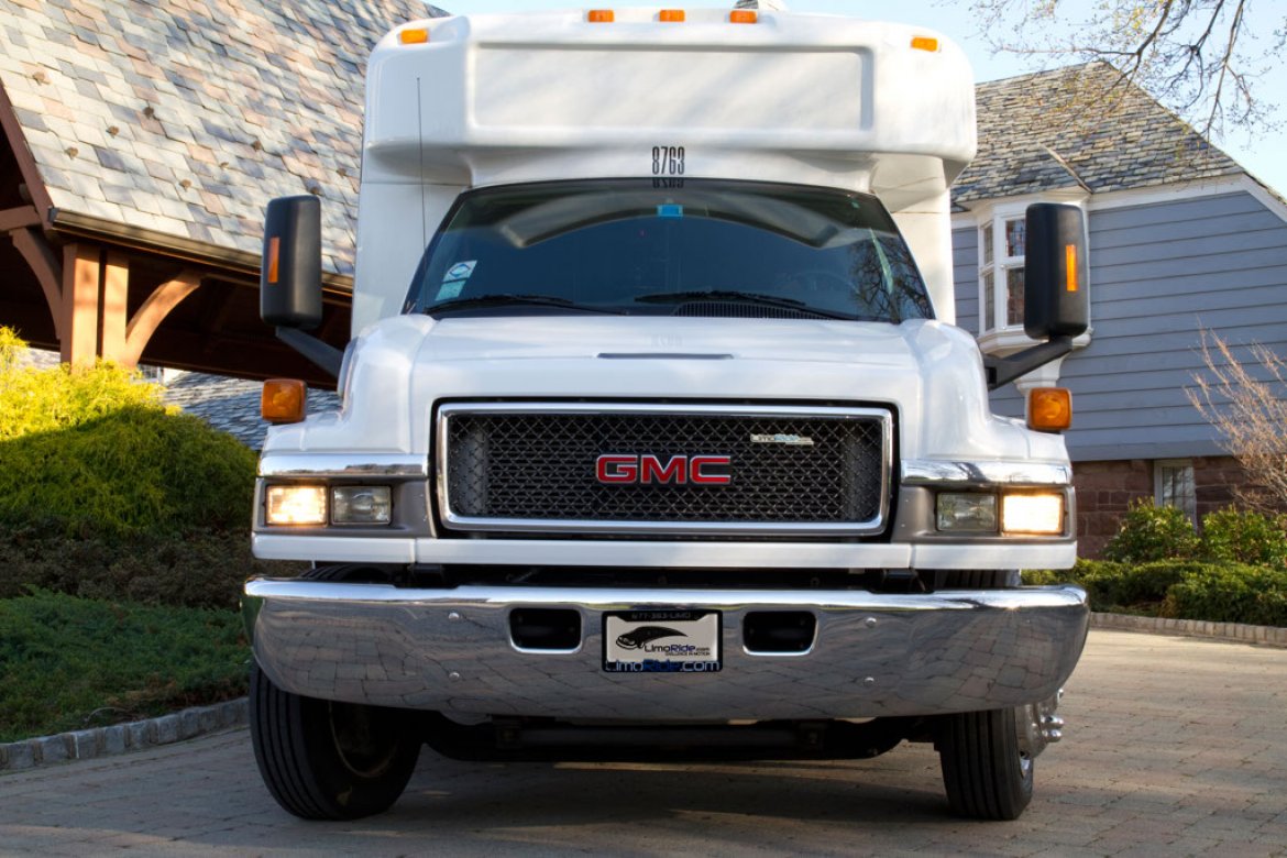 2007-2008 GMC-C5500 Glaval  Limo Bus - LGE - Photo 3