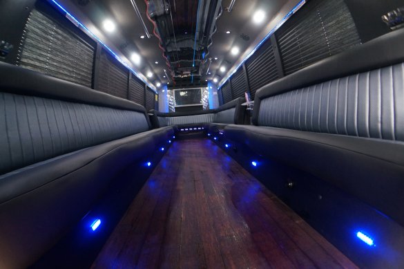 2008 Checker Motors Glaval LGE C5500 Limo Bus for Sale in Clifton, NJ - Main Photo