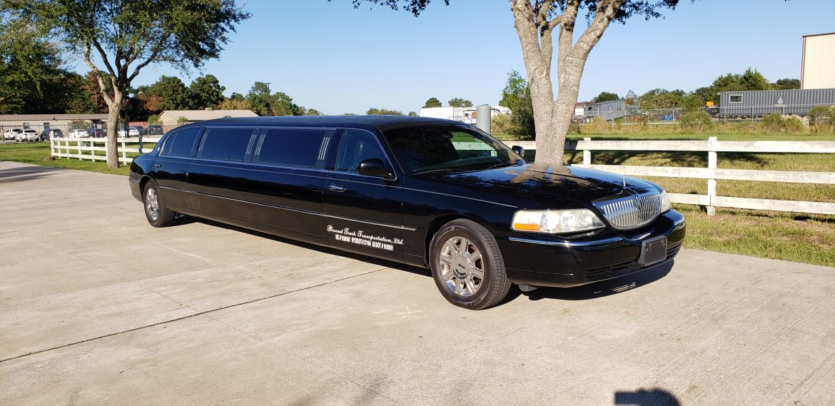 Limousine for sale: 2011 Lincoln Town Car 120&quot; by Executive Coach Builders