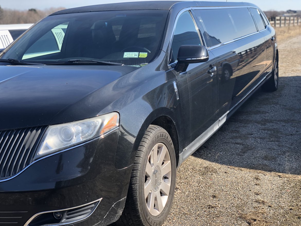 Limousine for sale: 2013 Lincoln MKT Streach by Executive Coach Builders