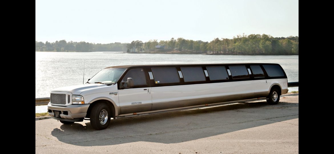 Limousine for sale: 2003 Ford Town car 40&quot; by Emperial