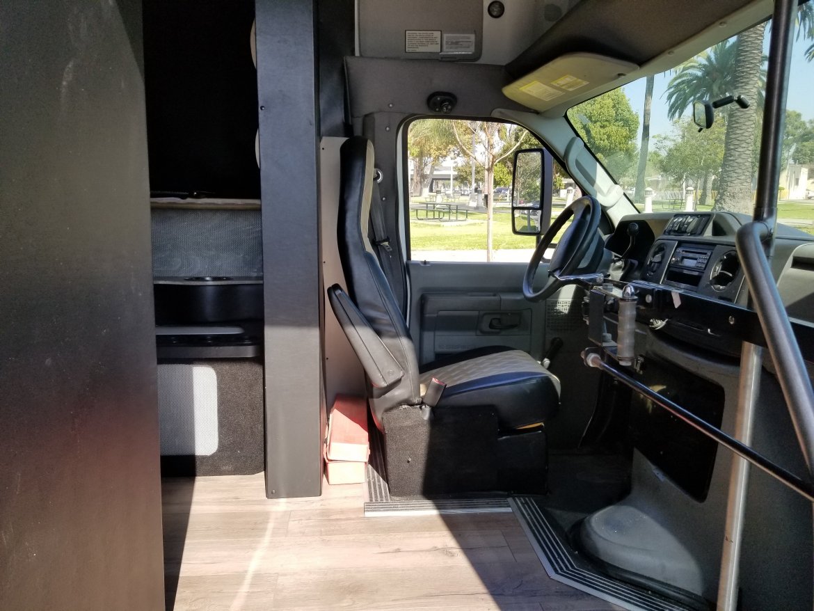 Limo Bus for Sale in LOS ANGELES, CA - Photo 9