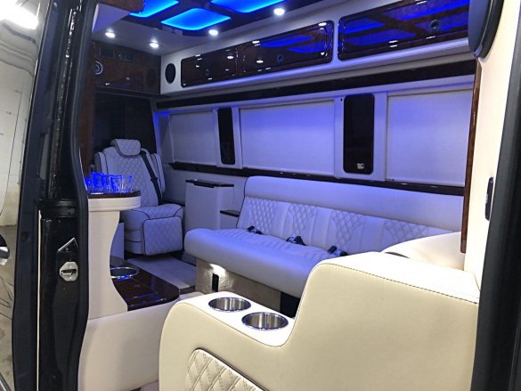 2019 Mercedes-Benz 3500 Super Single Sprinter for Sale in Oaklyn, NJ - Photo 3