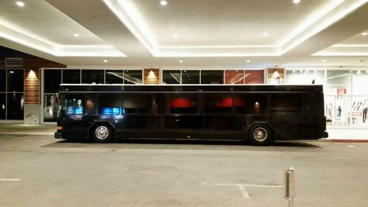 Limo Bus for Sale in Sylmar, CA - Photo 2