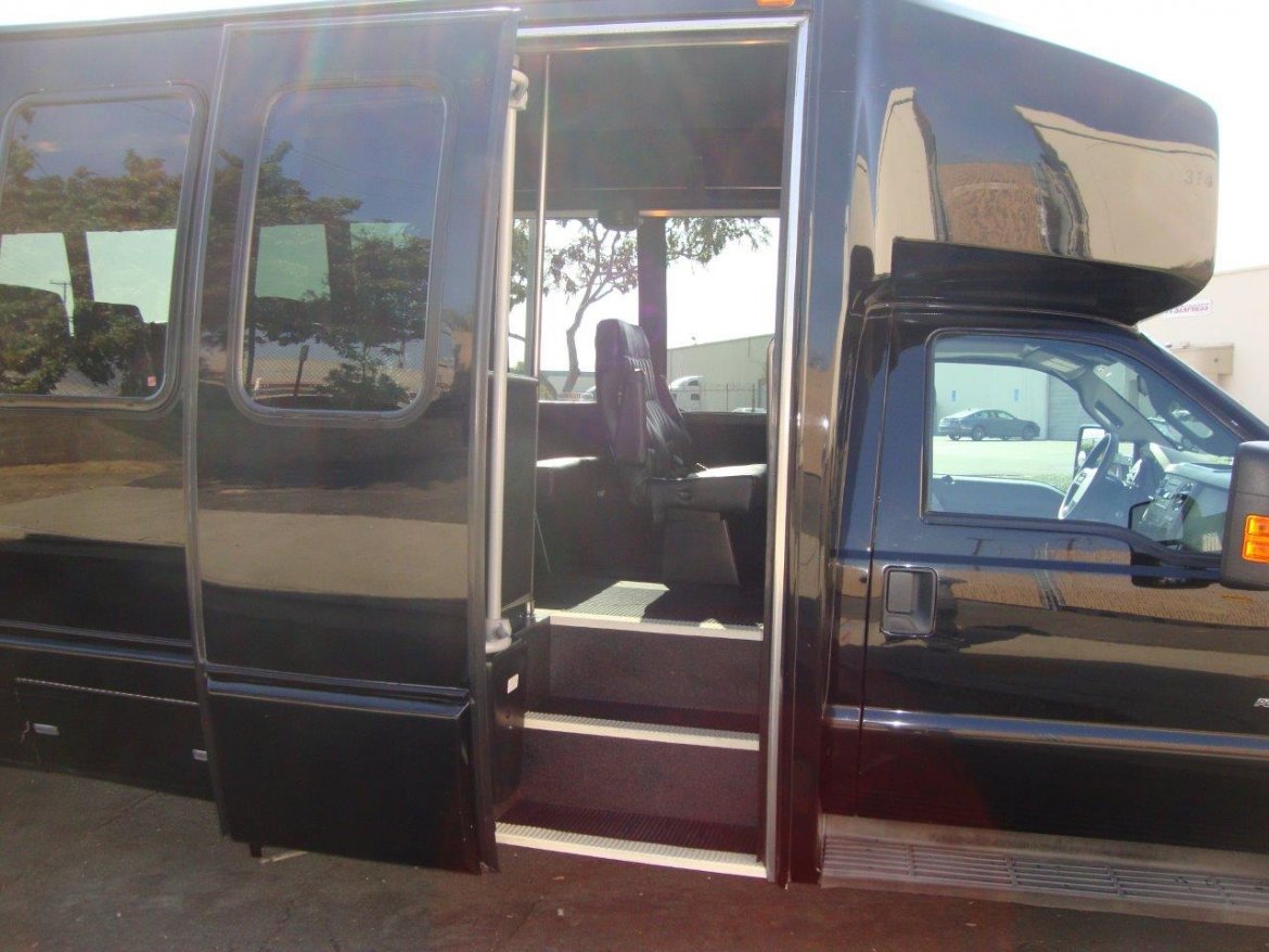 Shuttle Bus for Sale in CARSON, CA - Photo 5