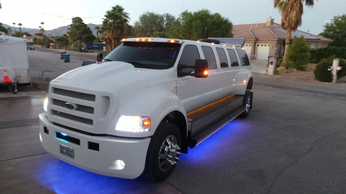 SUV Stretch for Sale in Las Vegas, NV - Photo 8