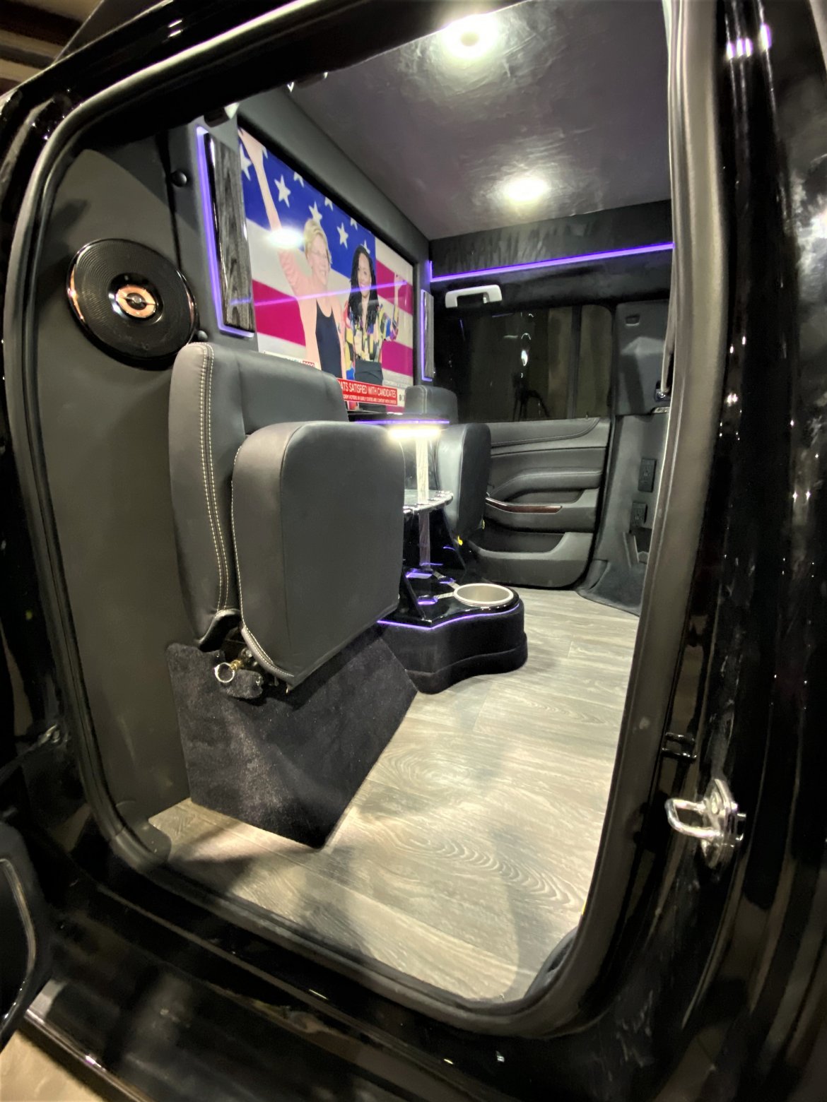 CEO SUV Mobile Office for Sale in 65803, MO - Photo 7