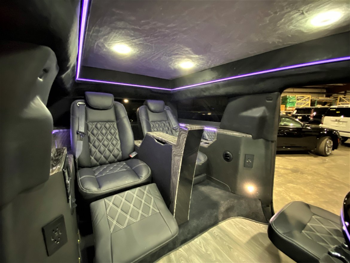 CEO SUV Mobile Office for Sale in 65803, MO - Photo 9