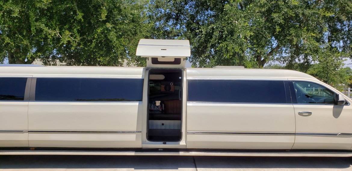 SUV Stretch for Sale in Houston, TX - Photo 14