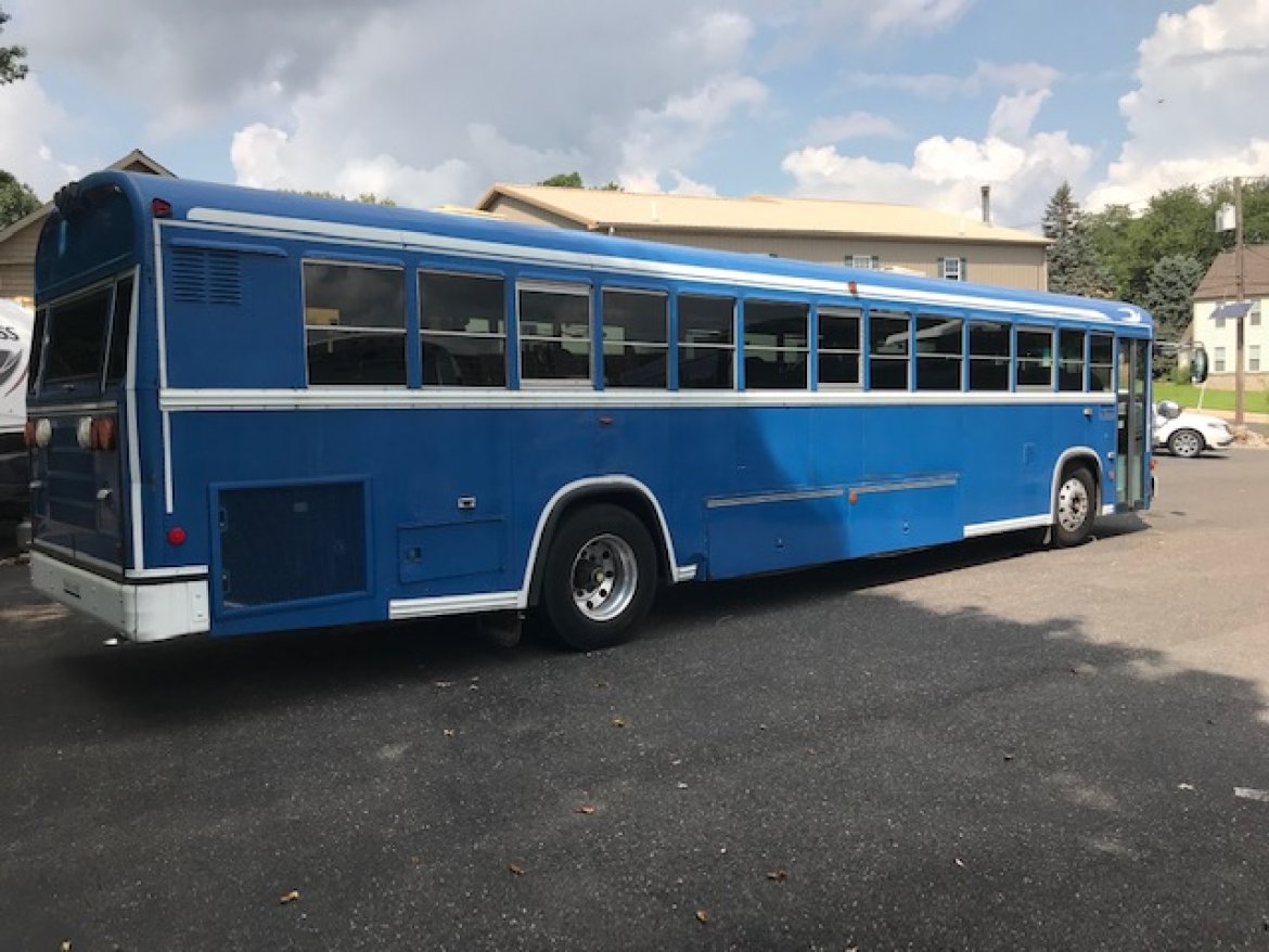 REPO - 2005 Blue Bird Blue Bird 40 Foot - Photo 2
