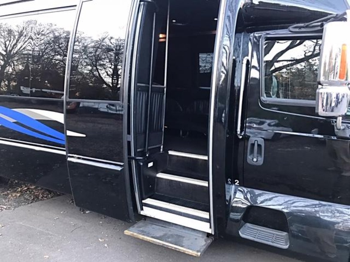 Limo Bus for Sale in Oaklyn, NJ - Photo 4